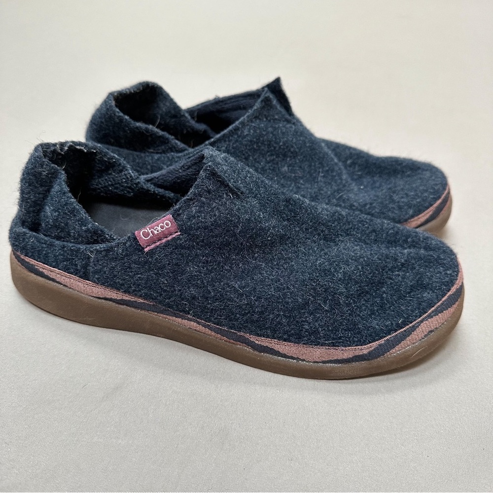 CHACO navy blue wool slip on shoes, 8.